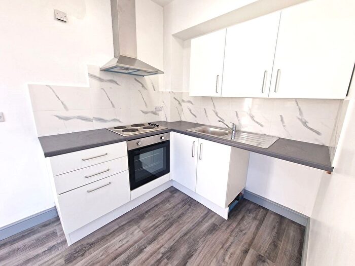 1 Bedroom Flat To Rent In Flat, Avenue Road, DN2