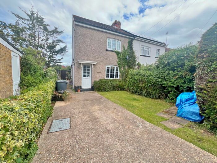 3 Bedroom Semi-Detached House To Rent In Privett Road, Purbrook, Waterlooville, PO7