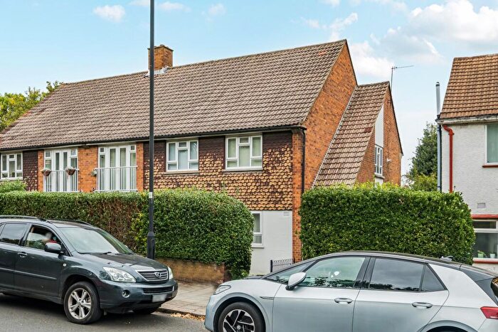 3 Bedroom End Of Terrace House To Rent In Gipsy Road London, SE27