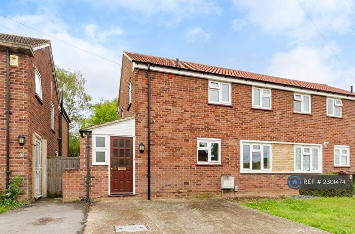 4 Bedroom Semi-Detached House To Rent In Rickyard, Guildford, GU2