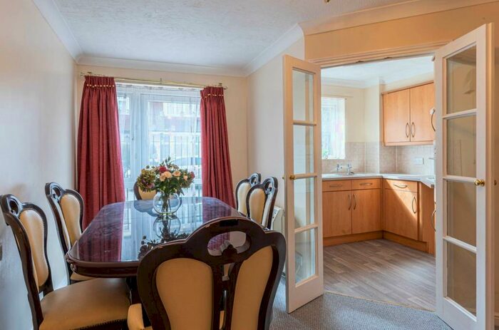 2 Bedroom Flat To Rent In Whitburn Road, Lewisham, London, SE13