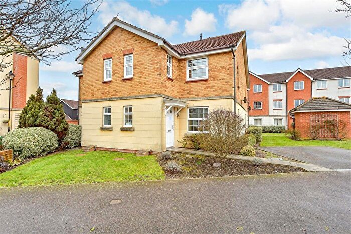 2 Bedroom Semi-detached House For Sale In Amethyst Drive, Sittingbourne, Kent, ME10