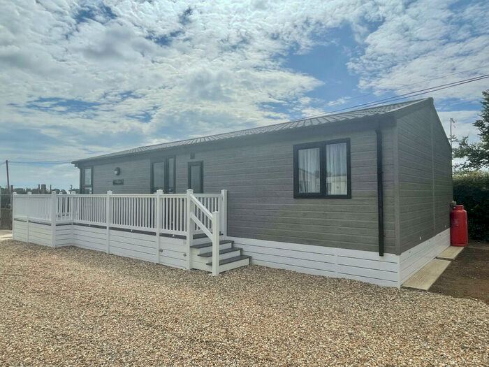 2 Bedroom Lodge For Sale In Ramsgate, Kent, CT12