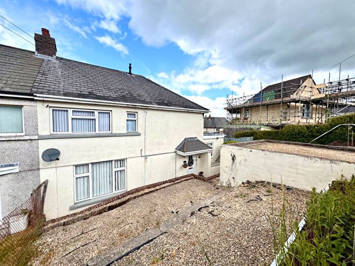 3 Bedroom Semi-Detached House For Sale In Cwrt Bryn Isaf, Rhigos, Aberdare, CF44