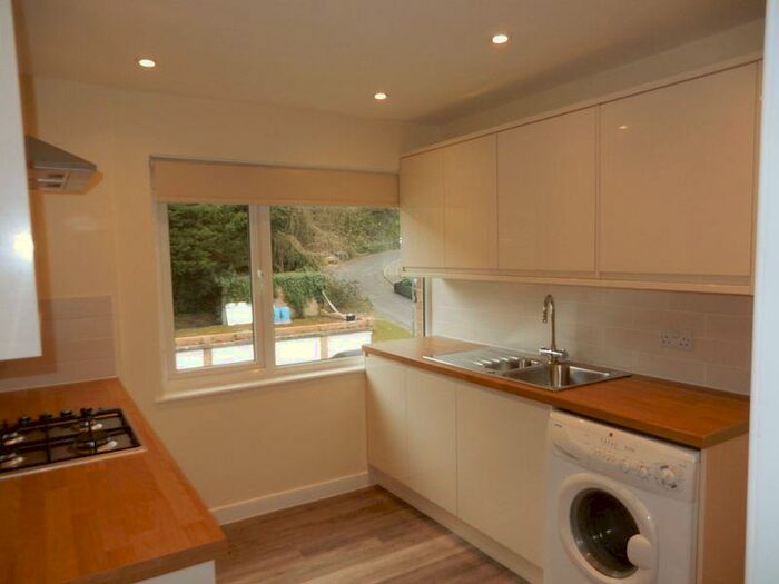 2 Bedroom Flat To Rent In Caterham, CR3