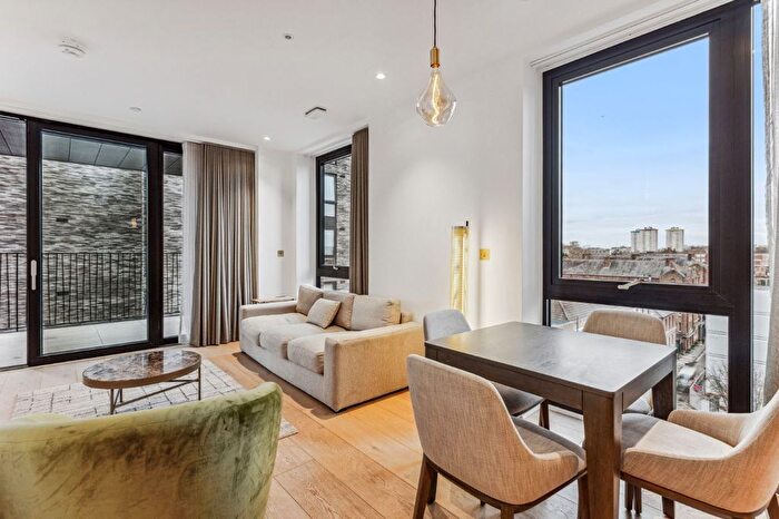1 Bedroom Flat To Rent In Camley Street, Kings Cross, N1C