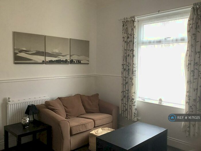 Studio To Rent In Cholmley Street, Hull, HU3