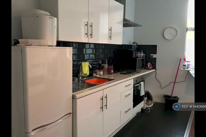 1 Bedroom Flat To Rent In Moor Road, Leeds, LS11