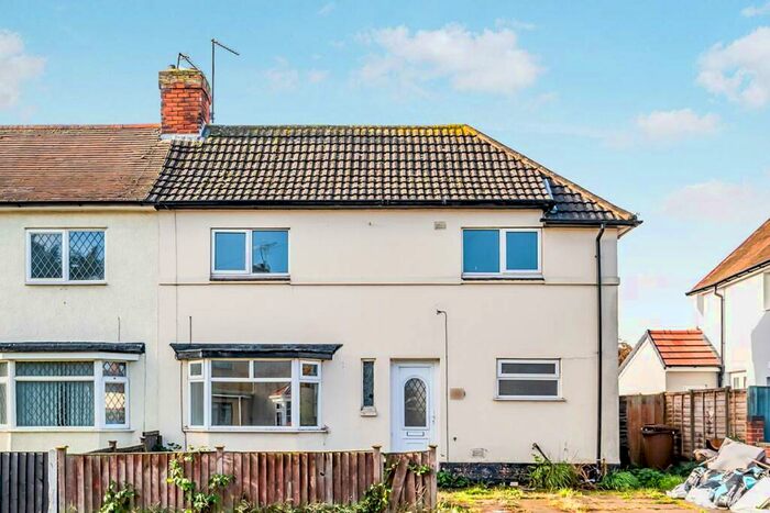 3 Bedroom Semi-Detached House To Rent In Frederick Avenue, Hinckley, Leicestershire, LE10