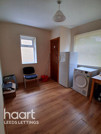 4 Bedroom Terraced House To Rent In Shaw Lane, Leeds, LS6