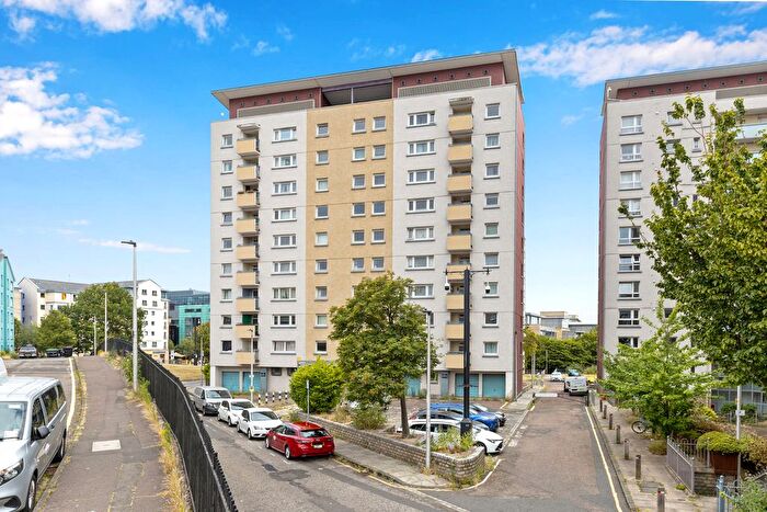 1 Bedroom Flat For Sale In / Lochview Court, Dumbiedykes Road, Holyrood, Edinburgh, EH8