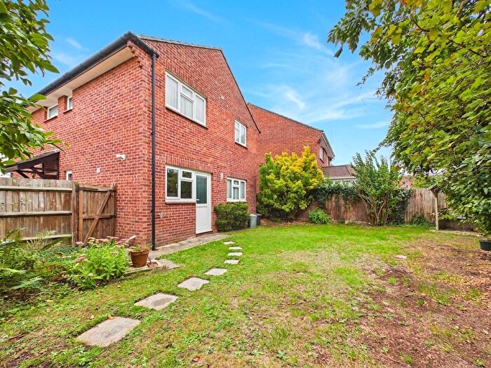 4 Bedroom Detached House For Sale In Hopland Close, Longwell Green, Bristol, BS30