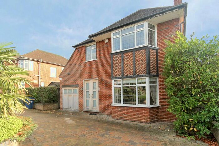 4 Bedroom Detached House To Rent In Blackwell Gardens, Edgware, HA8