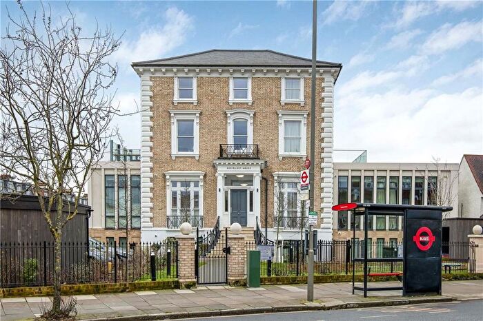 2 Bedroom Flat To Rent In Nightingale Lane, London, SW12
