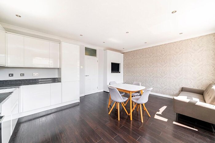 1 Bedroom Flat For Sale In Grosvenor Avenue, London, N5