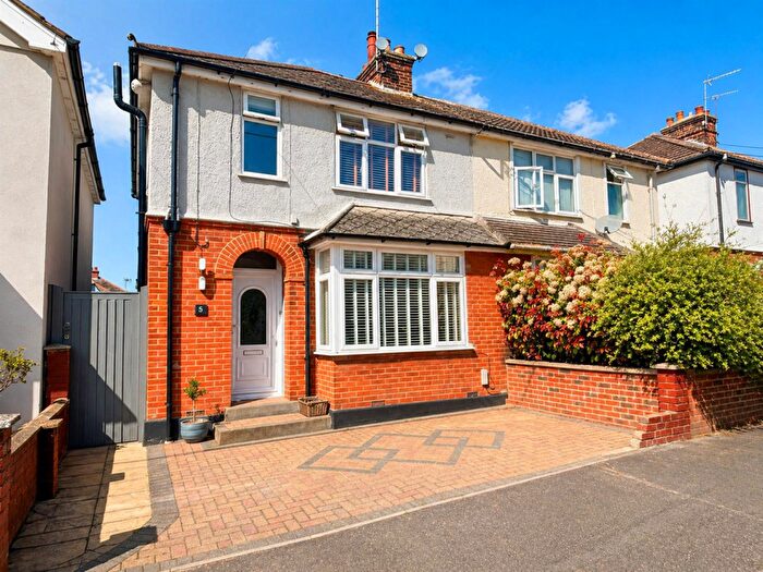 3 Bedroom Semi-Detached House For Sale In Harold Road, Braintree, CM7