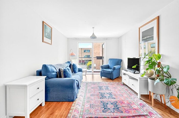 3 Bedroom Flat To Rent In Mildmay Avenue, De Beauvoir Town, N1
