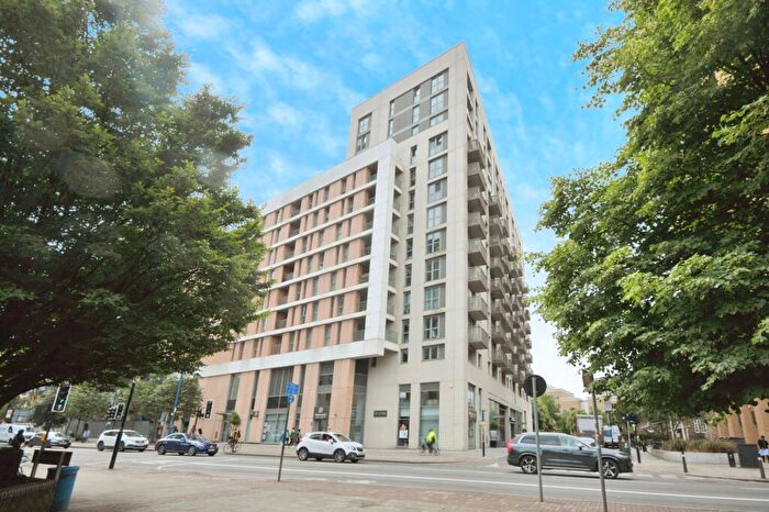 2 Bedroom Flat For Sale In Loampit Vale, London, SE13