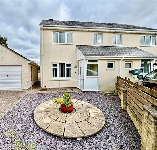 3 Bedroom Semi-Detached House To Rent In Craig Madog, Tremadog, Porthmadog, LL49