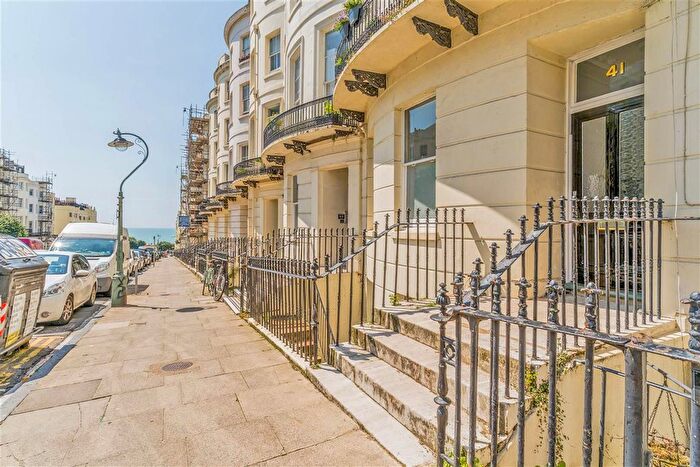 2 Bedroom Flat To Rent In Brunswick Place, Hove, BN3