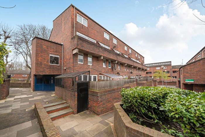 2 Bedroom Property For Sale In Westacott Close, London, N19