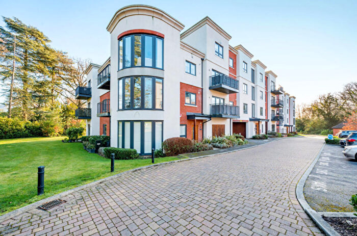 2 Bedroom Apartment For Sale In London Road, Binfield, Bracknell, Berkshire, RG42