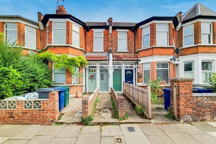 2 Bedroom Maisonette To Rent In Manor Park Road, East Finchley, London, N2