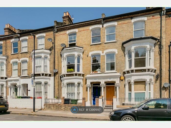 3 Bedroom Flat To Rent In Kellett Road, London, SW2