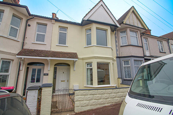 3 Bedroom Terraced House For Sale In Ramuz Drive, Westcliff-on-Sea, SS0