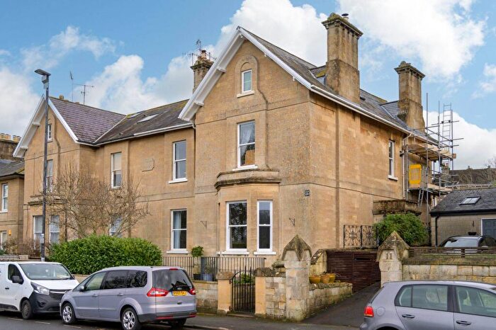 5 Bedroom House To Rent In Bloomfield Road, BA2