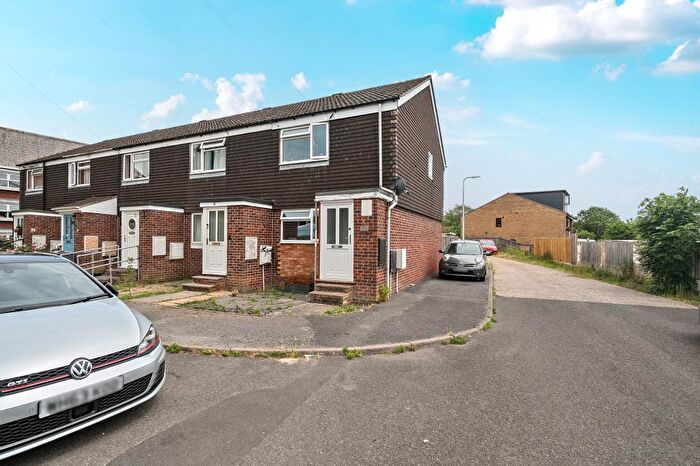 2 Bedroom End Of Terrace House For Sale In Newport Road, Newbury, RG14