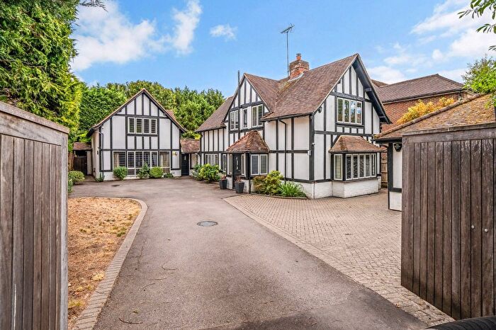 5 Bedroom Detached House For Sale In Blackpond Lane, Farnham Royal, Slough, Buckinghamshire, SL2