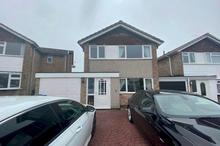 3 Bedroom Link Detached House To Rent In Brampton Drive, Cannock, WS12