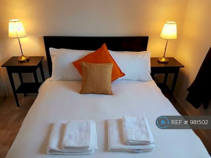 1 Bedroom Flat To Rent In James Square, Edinburgh, EH11