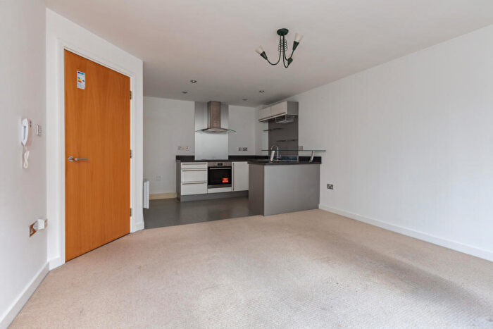 1 Bedroom Flat To Rent In Damside Street, LA1