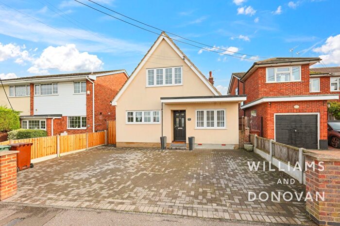 4 Bedroom Chalet For Sale In Kents Hill Road, Benfleet, SS7