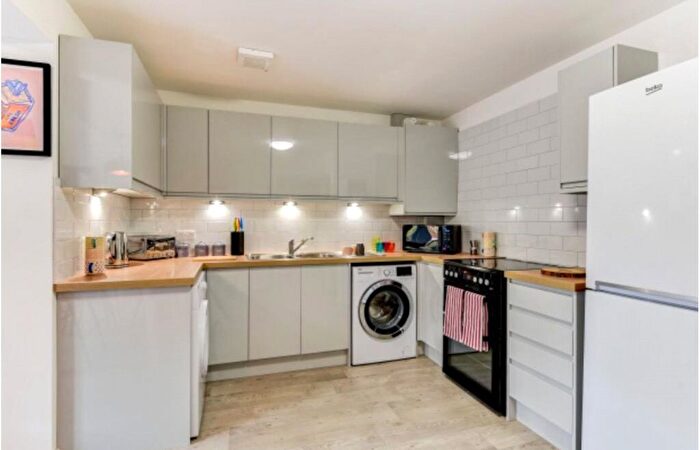 3 Bedroom Flat To Rent In Clerkenwell Road, London, EC1M