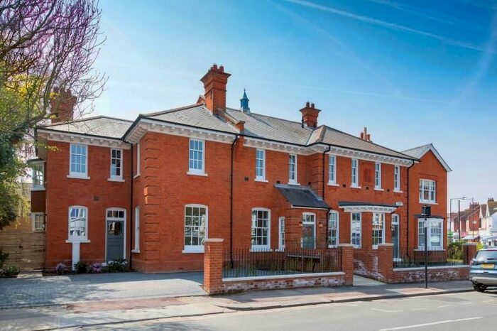 1 Bedroom Flat To Rent In Westcliff On Sea, Essex, SS0