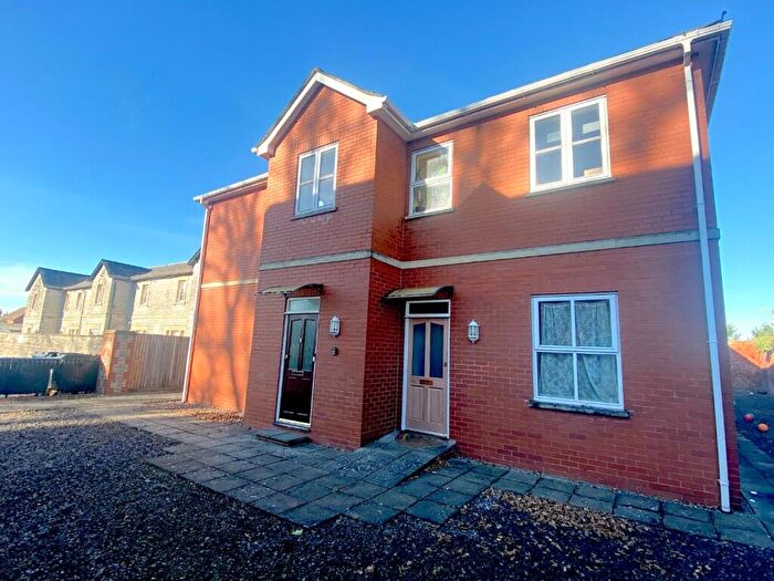 2 Bedroom Flat To Rent In Church View Court, Glastonbury, BA6