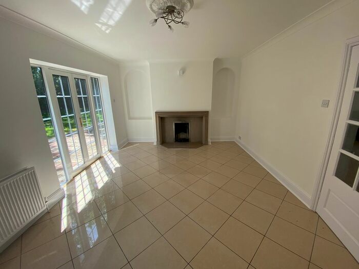 5 Bedroom Detached House To Rent In Windsor Road, Gerrards Cross, SL9