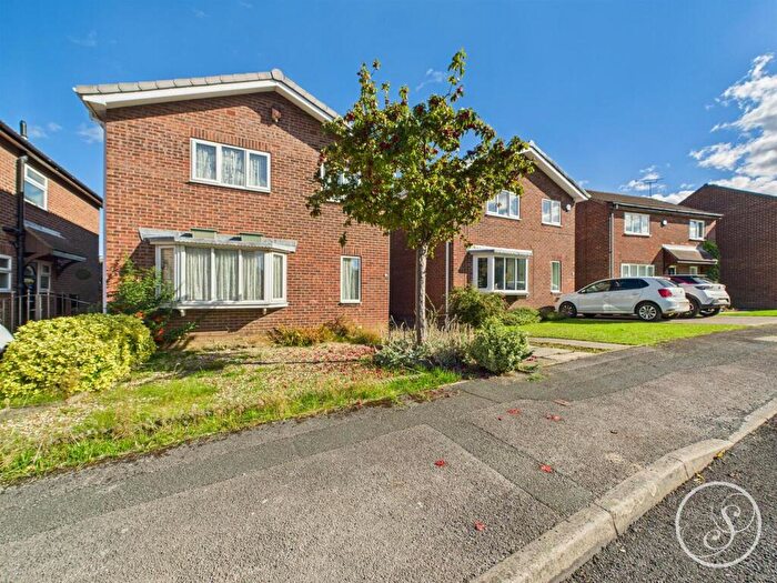 3 Bedroom Detached House For Sale In Mercia Way, Leeds, LS15