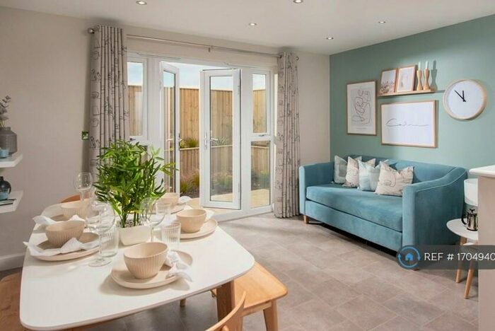 4 Bedroom Semi-Detached House To Rent In Baileys Crescent, Abingdon, OX14