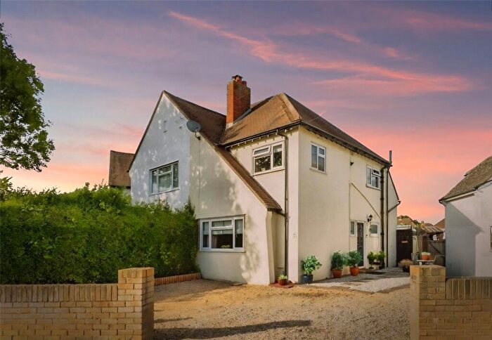 3 Bedroom Semi-Detached House For Sale In Grange Road, Chessington, Surrey, KT9