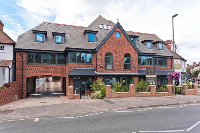 2 Bedroom Apartment For Sale In Hare Lane, Claygate, Esher, KT10