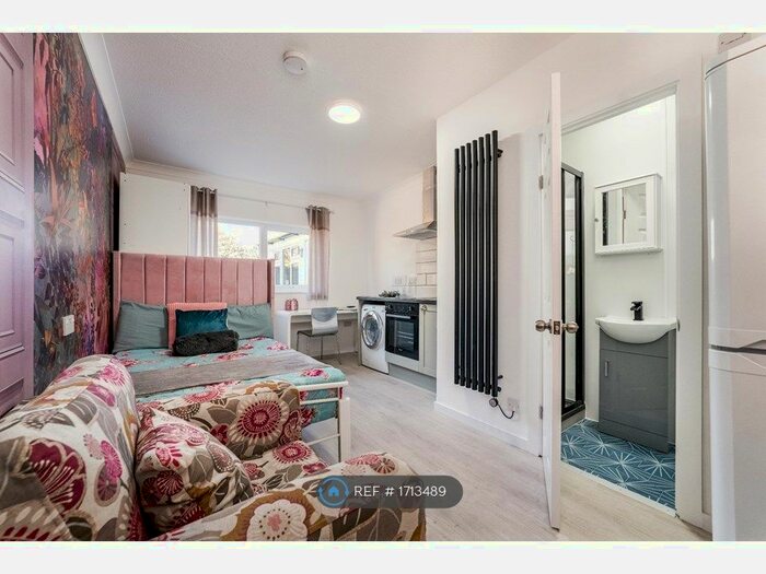 Studio To Rent In Ramsden Square, Cambridge, CB4