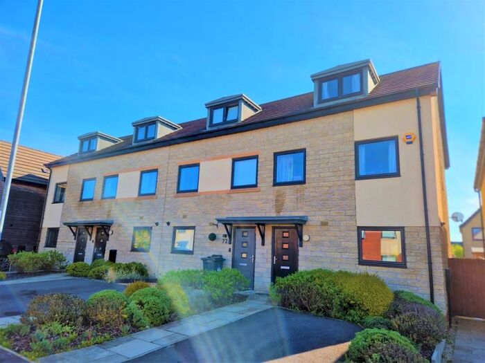 3 Bedroom Semi-Detached House To Rent In Oak Road, Thurnscoe, S63