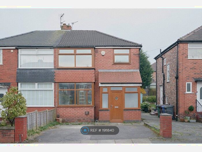 3 Bedroom Semi-Detached House To Rent In Charlbury Avenue, Prestwich, Manchester, M25