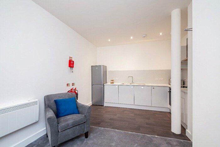 2 Bedroom Flat For Sale In Hartley Road, Nottingham, Nottinghamshire, NG7