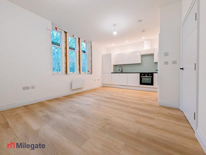 1 Bedroom Flat To Rent In High Street, Beckenham, BR3