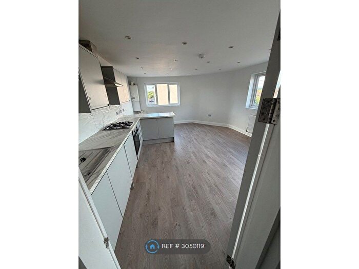 2 Bedroom Flat To Rent In Albion St, Wall Heath, DY6